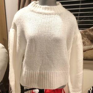 H&M Elegant White Women's Sweater size S sw2